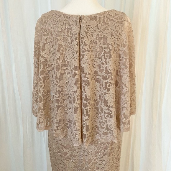 Jessica Howard Scalloped Shimmer Stretch Lace Capelet Dress Champagne 10P - Picture 7 of 9
